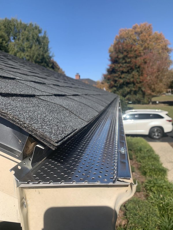 Gouttière en alu à Orléans : comment renforcer sa fixation ?